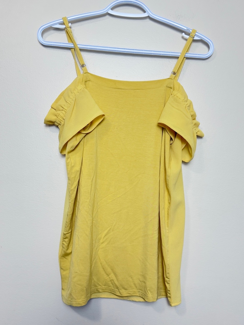 RW&CO Yellow Cold Shoulder Blouse XS Sleeveless Ruffle Strap Top NWT - Picture 3 of 7